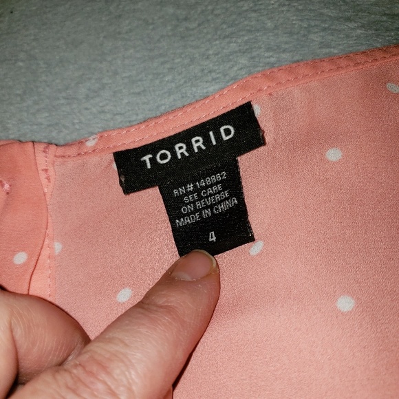 Torrid top with Buttons on back size 4 - Picture 3 of 3